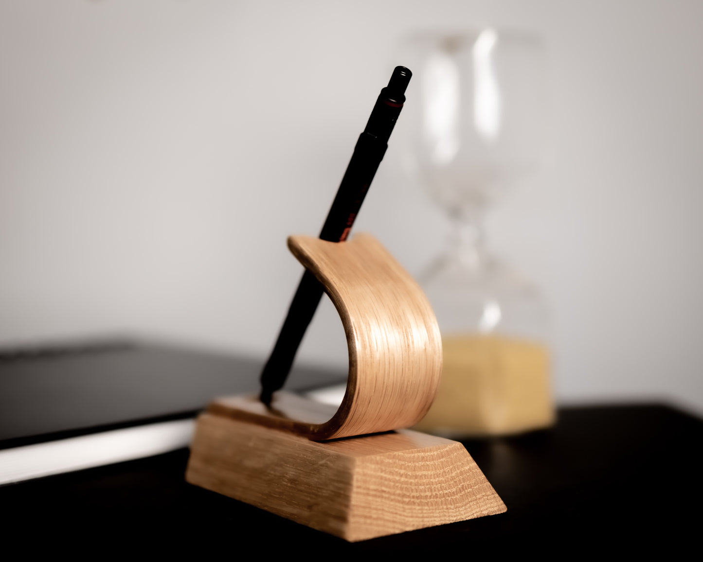 Luxury Oak Pen Holder Stand | Handcrafted Single Pen Display | Swiss Collection